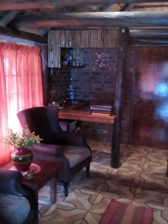 Pride Rock Accommodation Миделбург Екстериор снимка