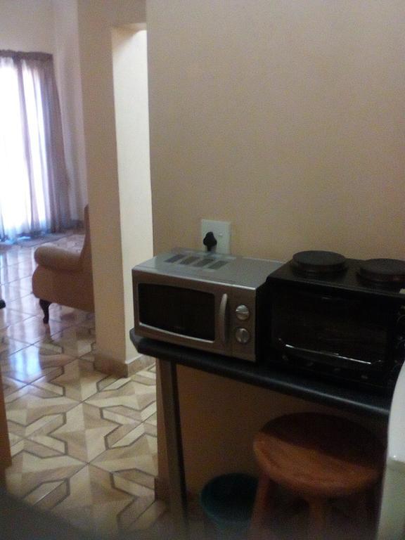 Pride Rock Accommodation Миделбург Екстериор снимка