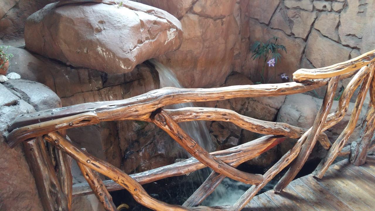 Pride Rock Accommodation Миделбург Екстериор снимка