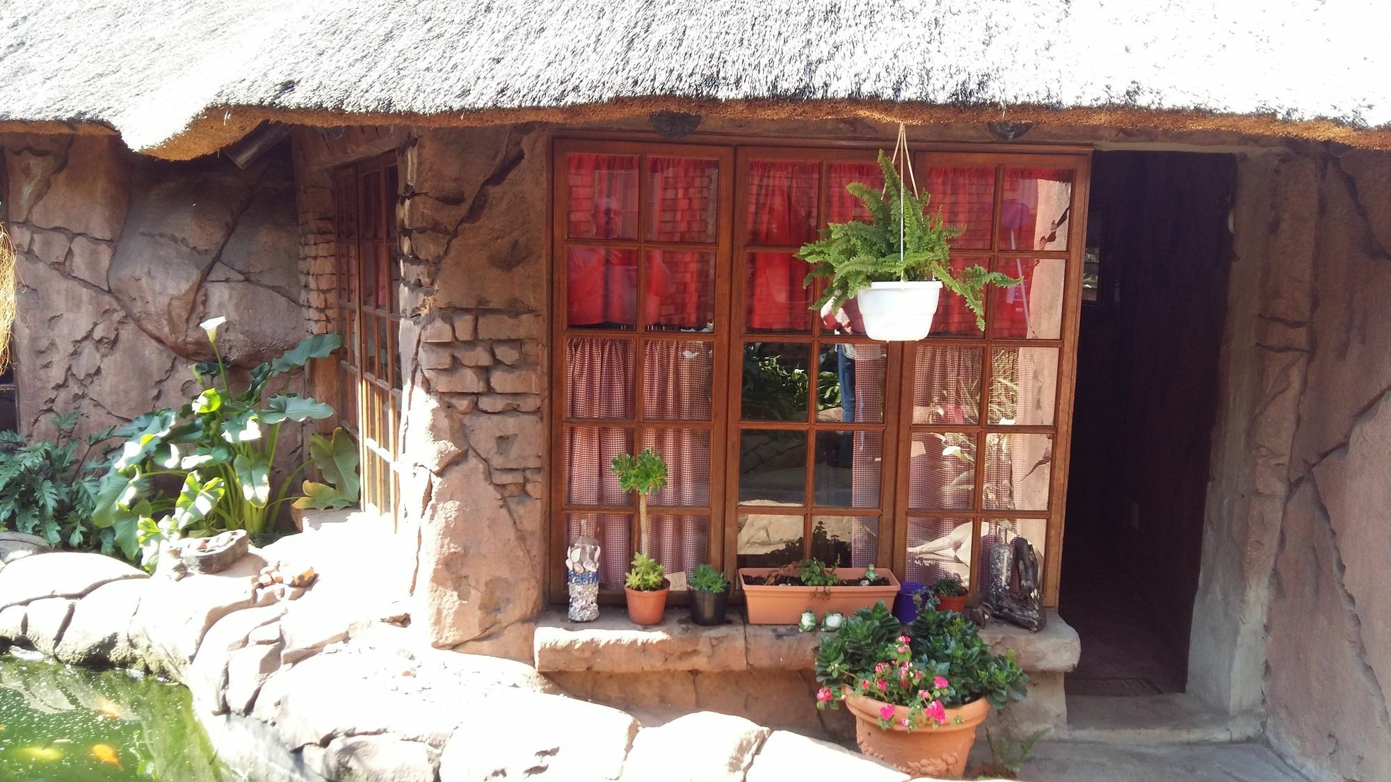 Pride Rock Accommodation Миделбург Екстериор снимка