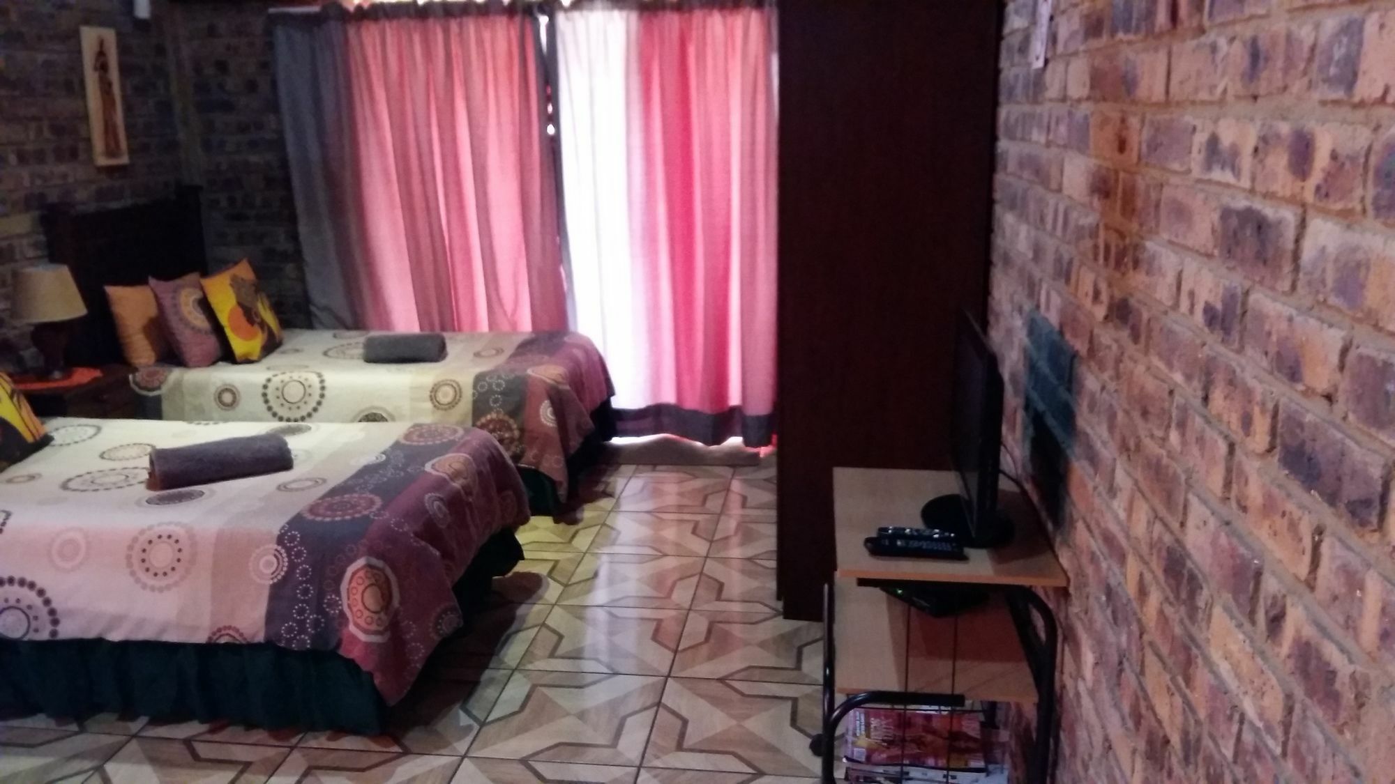 Pride Rock Accommodation Миделбург Екстериор снимка
